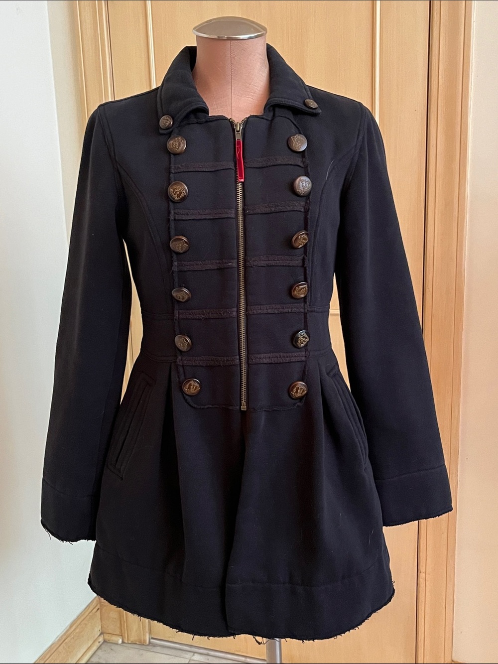 KNITTED DOVE Contemporary Artsy Military Fitted w/ Peplum Button Black Jacket M
